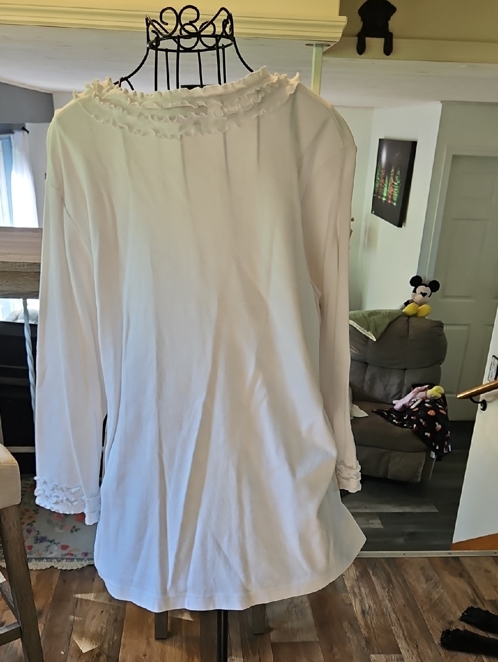 👚Quacker Factory White Long Sleeve Ruffle & Rhinestone Top - Picture 7 of 8